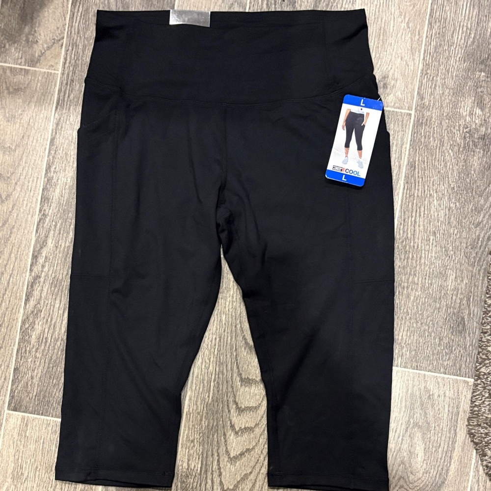32 Degrees Black Women’s Crop Leggings
